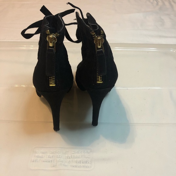 Lace Tie Up Nine West Bootie - Picture 3 of 8